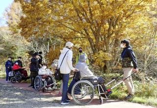 体衰えても、旅行しやすい環境を　高齢者向け取り組み活発化