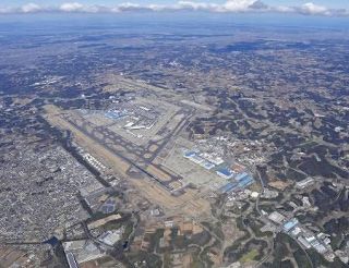 成田空港で貨物機緊急着陸　タイヤ破裂、滑走路閉鎖