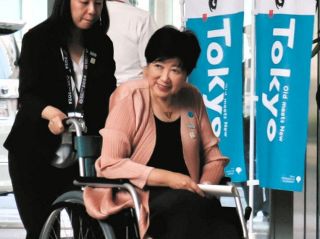 小池百合子都知事、車いすで2週間ぶりの登庁　朝鮮人追悼文を送らないのは「毎年同じ理由でございます」