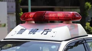 新宿路上で暴力団組長切り付け　男が逃走、降車直後に襲撃か