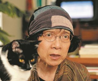 【寄稿】カリスマ女闘士・田中美津さんの心の奥には「膝を抱えて泣いている少女」がいた　吉峯美和監督が悼む