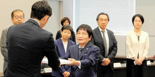 旭川いじめ、再調査委が報告書答申　漏洩対策など情報管理改善を評価