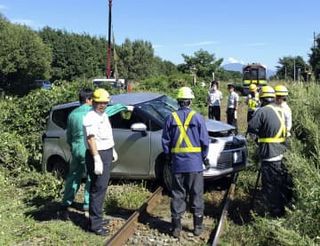 列車と車衝突1人けが、北海道　小清水町の踏切、乗客無事