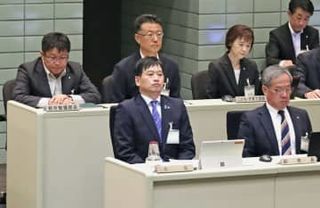 新潟・上越市長の不信任案否決　学歴不適切発言で