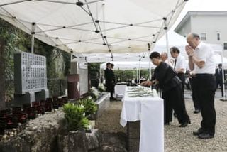 紀伊豪雨13年、献花し追悼　遺族「さみしさ強く」