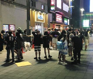 日中に補導、夜にまた補導で延べ２回の少女も…「トー横」夏休み明け一斉補導　警視庁「初めて来る子が多い」