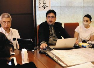 「ウクライナ侵攻から何日」記したカレンダーで支援　「文化交流協会」の小野元裕会長「関心持ち続けて」　