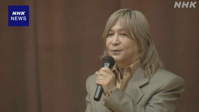 小室哲哉さん 東京 府中の母校を訪問 校歌など通じ生徒と交流