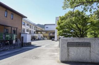 理科の実験後に生徒嘔吐　山口市の中学、塩素ガスか