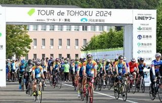 震災復興感じ１３００人が快走　自転車のツール・ド・東北