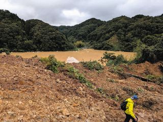 能登豪雨、土砂崩れがはばむ家族の捜索　「捜しに行きたいけど、近づけん」　地震に続く災難「神も仏もねえ」