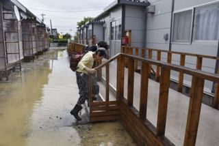 奥能登、続く災害「心折れそう」　仮設が浸水、捜索阻む雨