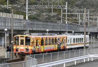 肥薩おれんじ鉄道が脱線　乗客10人けがなし