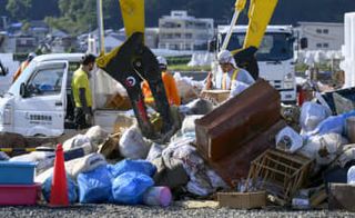 豪雨廃棄物の仮置き開始、能登　地震がれきも、復旧支障