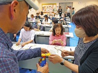 「東京チェンソーズ」社長がヒノキを使ったワークショップ　「まるっと東京新聞」創刊140周年イベントが閉会