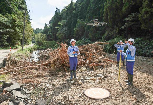 豪雨被災地をドローンで調査　国交省「TEC-FORCE」が活動