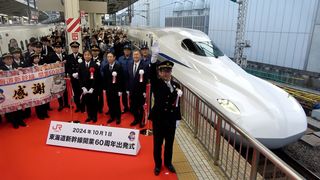 【動画】「愛される東海道新幹線を」　開業６０年、東京駅で出発式―ＪＲ東海