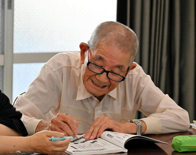 自主夜間中学に通う95歳、小学算数から学び10年「一番の楽しみ」