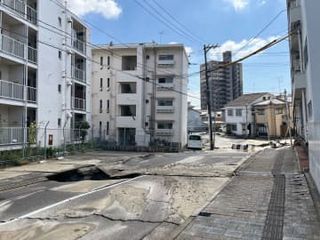 広島市の道路陥没、9棟「危険」　西区、半径50mで規制続く