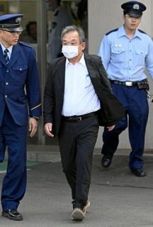 知床沖の沈没事故、社長保釈　深々おじぎし無言で車に