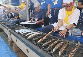 「目黒のさんま祭」　宮城・気仙沼の生サンマ2000匹を炭火焼きに　「去年よりも脂が乗っておいしい」！