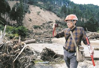 能登豪雨の土砂崩れは「地震による斜面崩壊で被害拡大したか」　専門家の現地調査に同行して見たもの