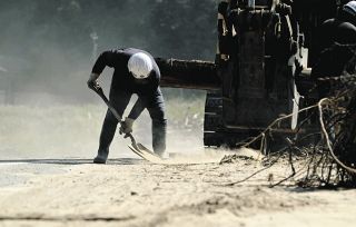 能登の被災者、土ぼこりで急性気管支炎2.5倍　ぜんそく・肺炎も急増　「片付け中は必ずマスクを」