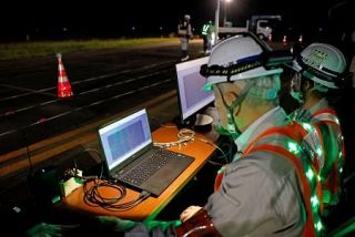 宮崎空港、新たな不発弾か　２日の爆発地点近くに異物