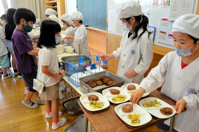 物価高直撃、どうなる給食費「無償化」　負担は誰に？苦慮する自治体