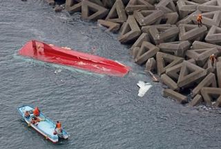 三重・鳥羽沖で漁船転覆１人死亡　２人不明、海保や漁協が捜索