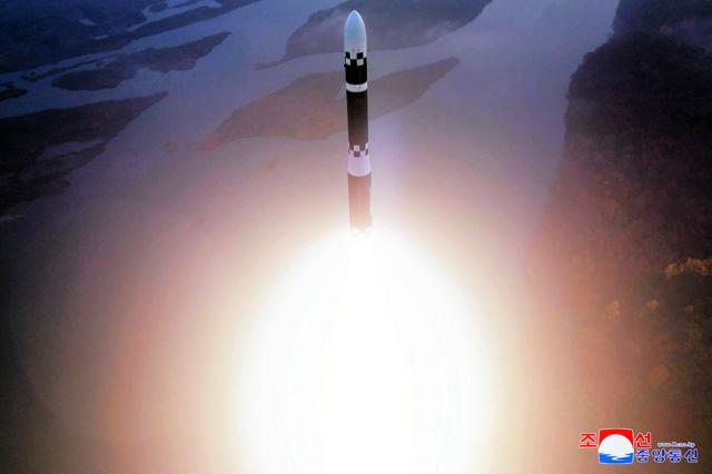 発射したのは最新型ICBM「火星19」　「最終完結版」と北朝鮮