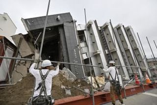 輪島の地震倒壊ビル、解体着手へ　調査と並行、年度内完了目指す