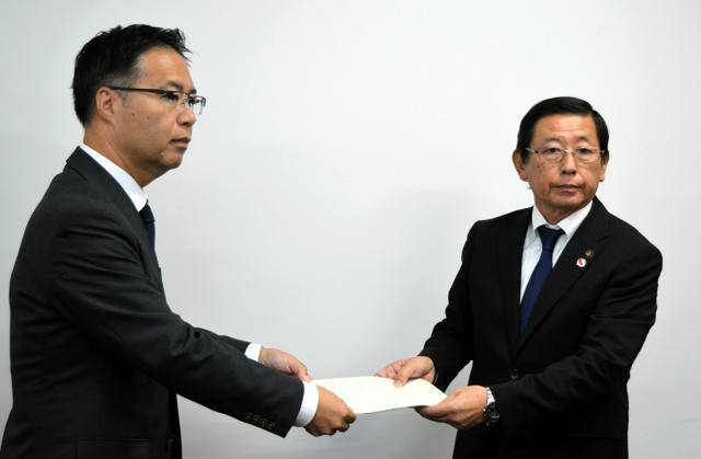 「元課長の告訴を」 ふるさと納税違反問題、洲本市の百条委が報告書