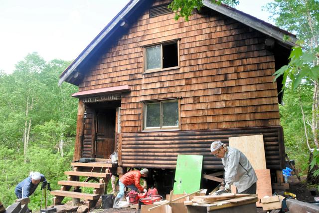 北大所有の「無意根尻小屋」全焼　利用者23人下山、負傷者なし