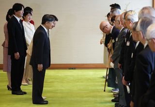 両陛下、文化勲章受章者ら招き茶会＝５年ぶり、愛子さま初出席―皇居