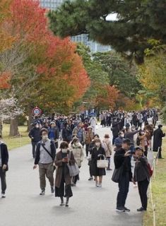 秋の皇居・乾通り一般公開　３０日から９日間