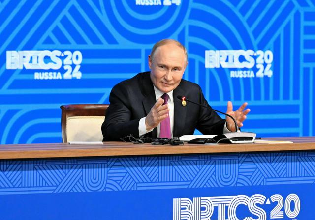 プーチン氏、トランプ氏と協議の「用意」　報道官は「譲歩ではない」