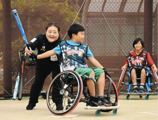 今度は「車いすソフトボール」普及に全力投球　ソフト元日本代表の高山樹里さんが目指すやさしい社会