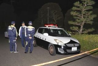 奈良の霊園遺体、遺棄疑い男逮捕　「同居の母親」と供述