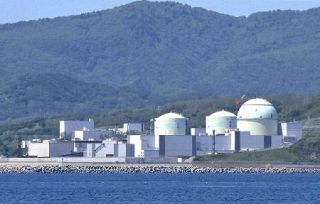 泊原発敷地外で核燃料荷揚げ検討　北海道電、防潮堤保護策として