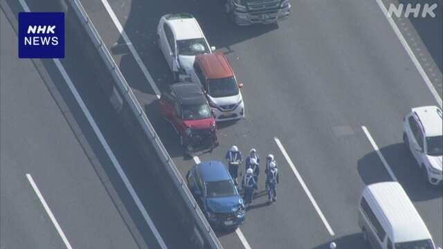 愛知 伊勢湾岸道 車5台からむ事故 1人けが