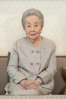 三笠宮妃百合子さま「斂葬の儀」　秋篠宮ご夫妻、首相ら参列