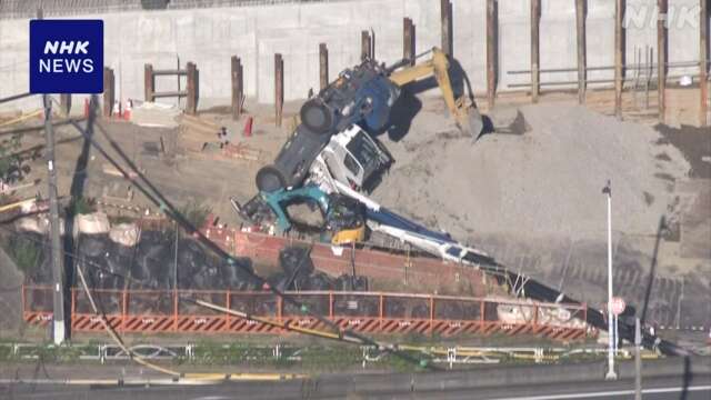 川崎 工事現場でクレーン車転倒 けが人なし 周辺で一時停電も