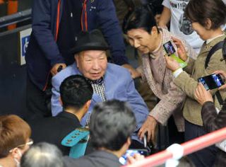 袴田さん、東京・後楽園ホールへ　再審無罪、元プロボクサー