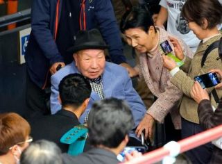 袴田さん、東京・後楽園ホールへ　再審無罪、元プロボクサー