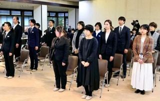 輪島の漆芸研修所、１５人が門出　８カ月遅れで入学「復興を応援」