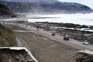 輪島、隆起した海岸の迂回路開通　能登地震で通行止めの国道