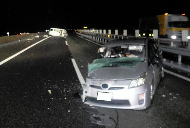 山陽道2人死傷事故　逆走車、一時停止後にETC開閉バーを突破か