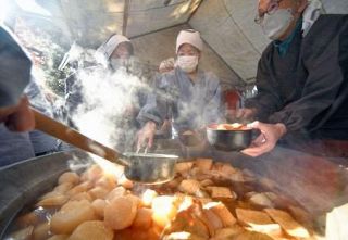 無病息災祈り「大根だき」　京都・千本釈迦堂