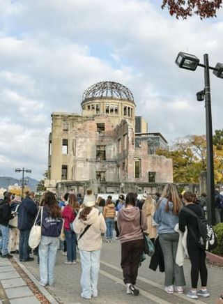 被爆地、平和賞授与で決意新たに　「核なくすため力合わせよう」